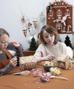 FABELAB Pretzel Embroidered Children's Apron in Cinnamon 11 FABELAB Pretzel Embroidered Children's Apron in Cinnamon