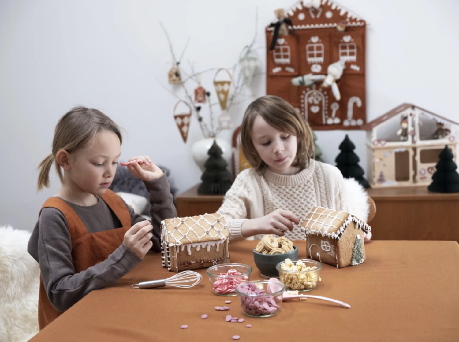 FABELAB Pretzel Embroidered Children's Apron in Cinnamon 7 FABELAB Pretzel Embroidered Children's Apron in Cinnamon