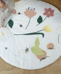 FABELAB Flower Activity Blanket