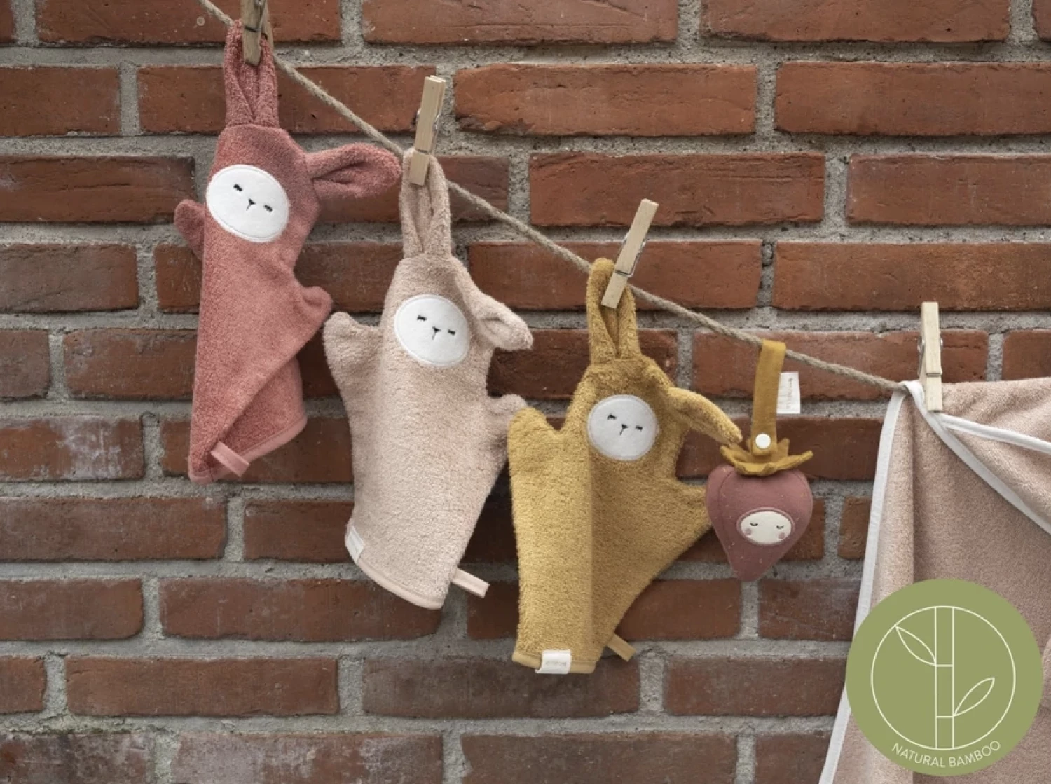 FABELAB Set of 3 Animal Baby Bath Mitts in Bunny 4 FABELAB Set of 3 Animal Baby Bath Mitts in Bunny