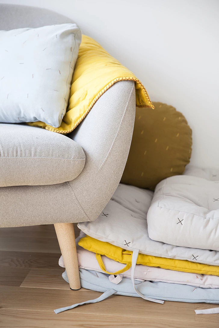 FABELAB Throw Pillow Cushion 40 x 40cm - Cat Pattern 4 FABELAB Throw Pillow Cushion 40 x 40cm - Cat Pattern